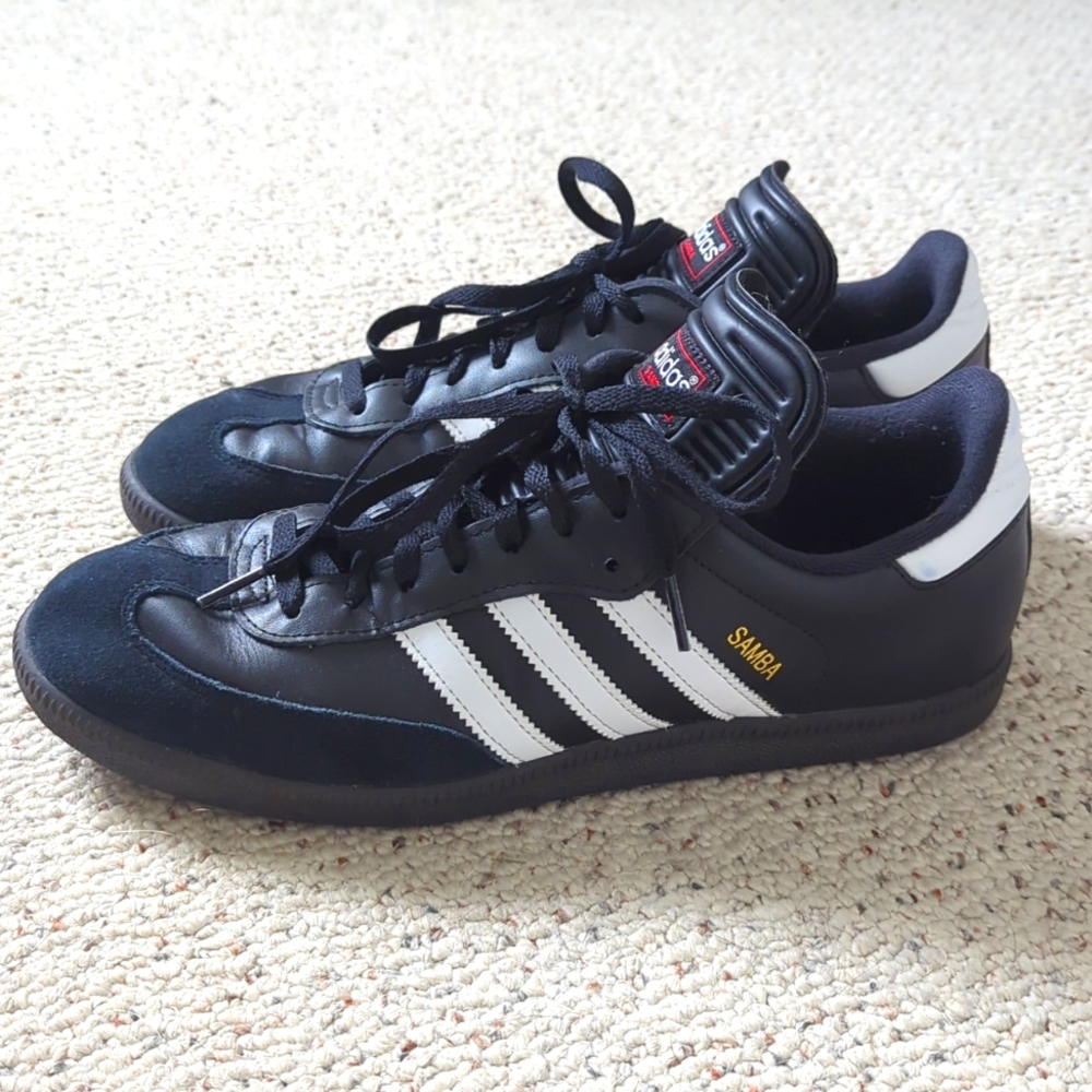 EUC Adidas Samba Classic
